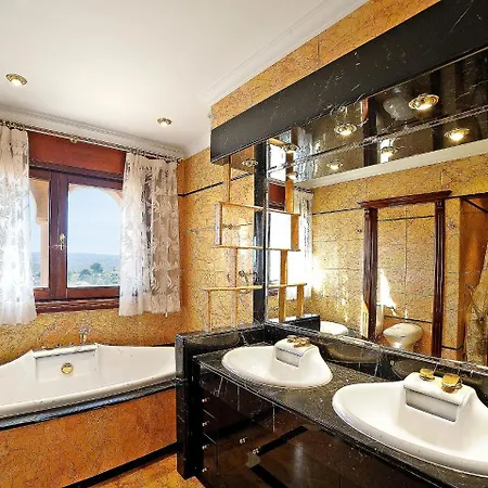 St Anthony By Interhome